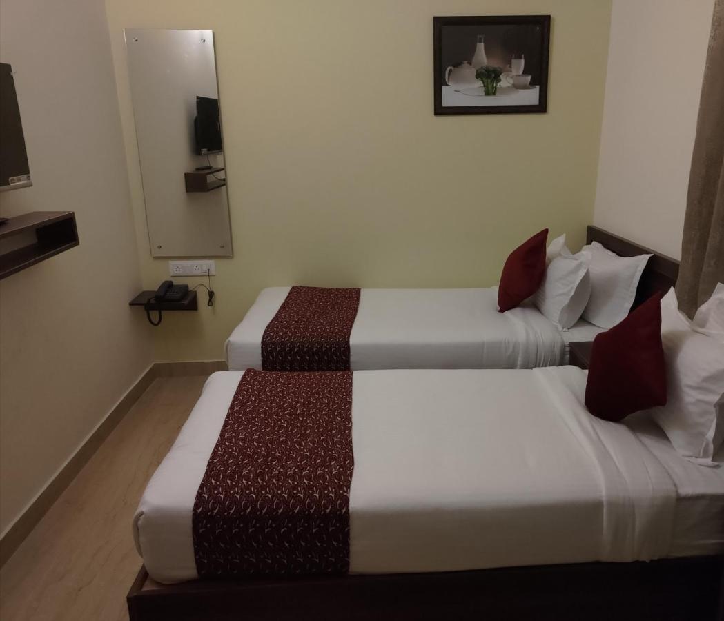 Hotel Bangalore Airport Inn, Near Kempegowda Airport, Airport Pickup & Drop Available 24X7 Devanahalli ภายนอก รูปภาพ